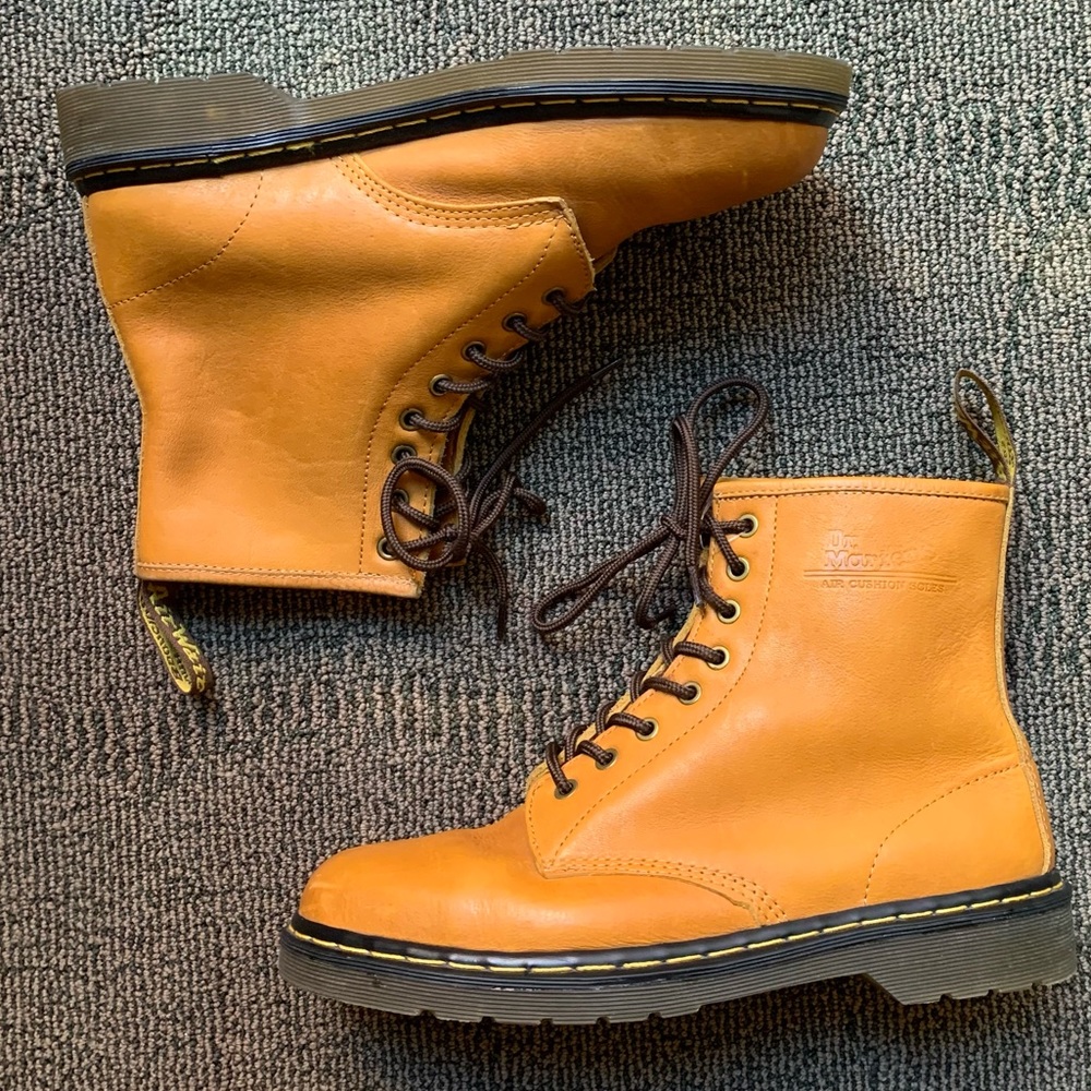 DR. MARTENS - Made in 🇬🇧 England 1460 boot, 10